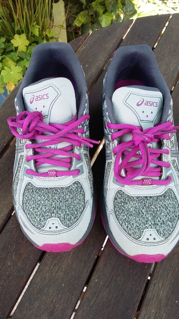 ladies running shoes size 5